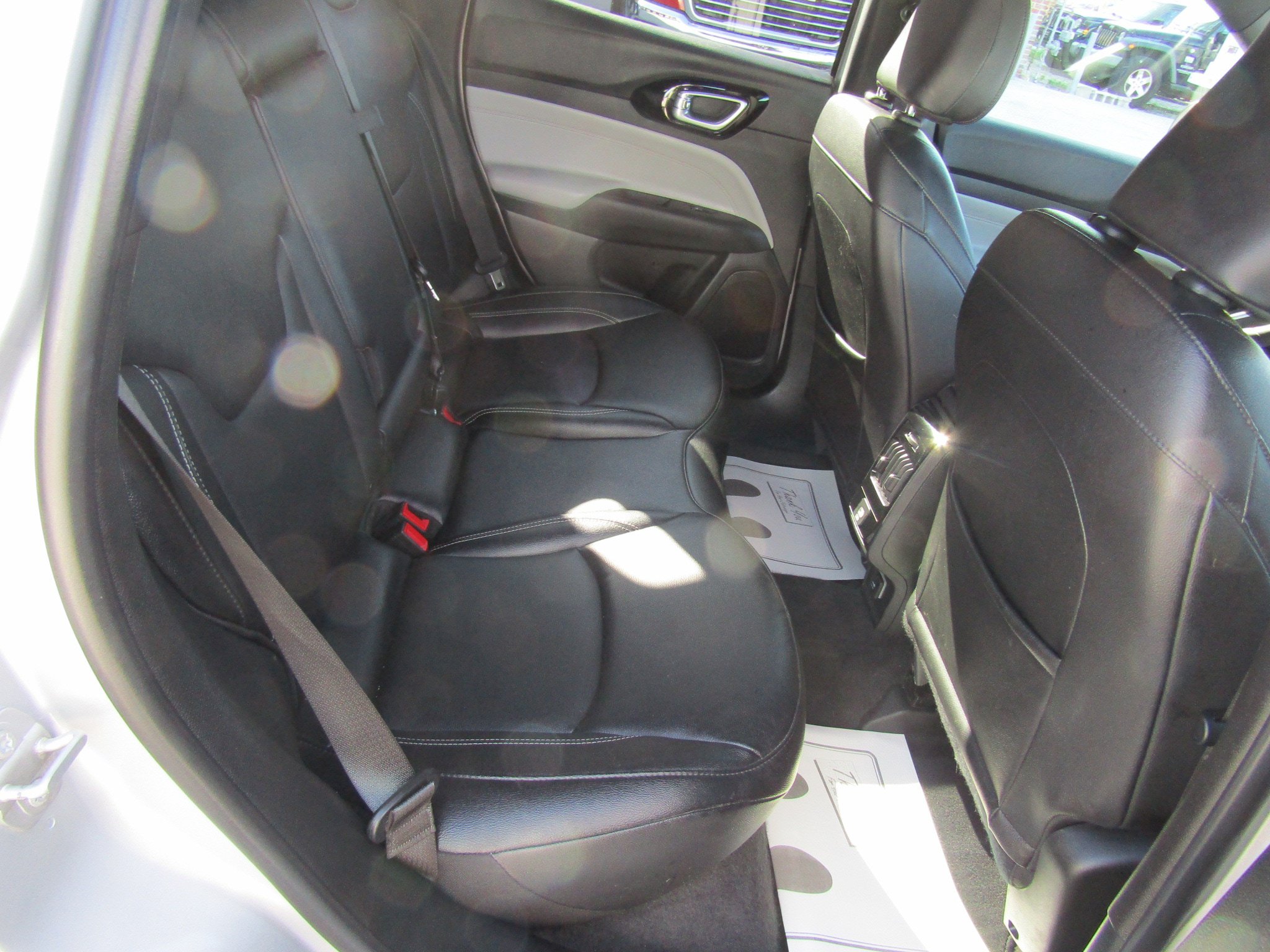 Used 2025 Jeep Compass Limited AWD/4WD image 16