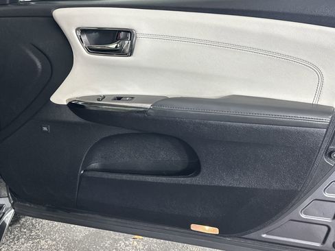 Used 2016 Toyota Avalon Limited image 35