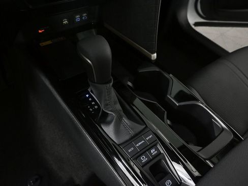 Used 2025 Toyota Camry XLE image 15