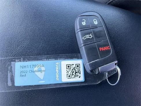 Used 2022 Dodge Challenger SXT image 24
