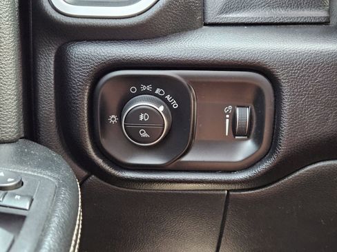 Used 2022 RAM 3500 Big Horn w/ Night Edition AWD/4WD image 23