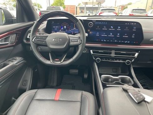 Used 2024 Chevrolet Traverse RS AWD/4WD image 4