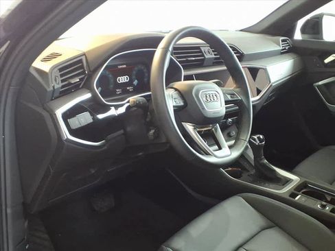 Certified 2025 Audi Q3 2.0T Premium w/ Convenience Package image 9