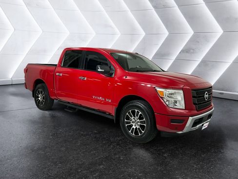 Used 2020 Nissan Titan SV w/ SV Convenience Package image 1