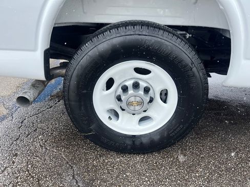 New 2025 Chevrolet Express 2500 w/ Driver Convenience Package RWD image 24
