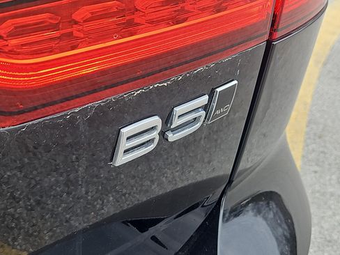 Used 2023 Volvo V60 B5 Cross Country Plus image 5