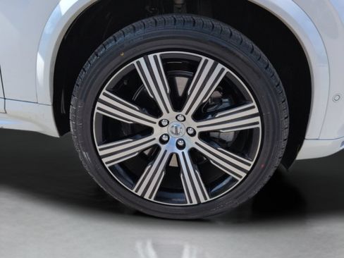 Used 2022 Volvo XC90 T8 Inscription w/ Advanced Package AWD/4WD image 13