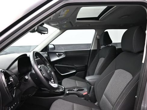 Used 2023 Kia Soul EX FWD image 15