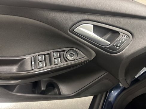 Used 2018 Ford Focus Titanium image 16