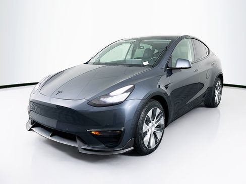 Used 2021 Tesla Model Y Long Range AWD/4WD image 3