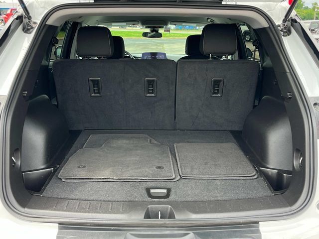 Used 2025 Chevrolet Blazer LT FWD image 6