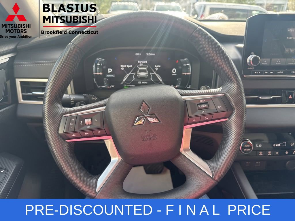 Used 2025 Mitsubishi Outlander ES AWD/4WD image 29