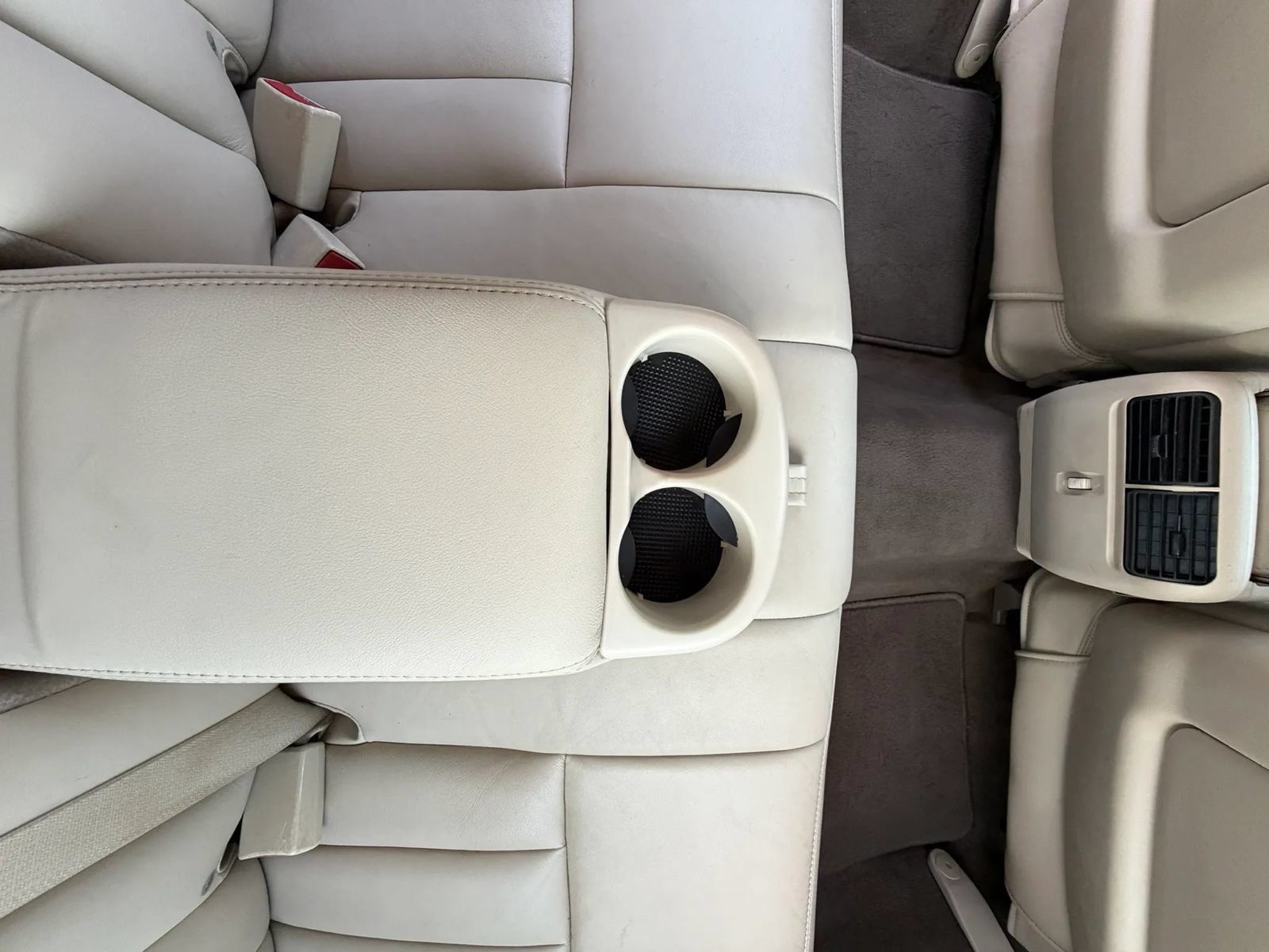 Used 2003 Lincoln Town Car Executive RWD image 26