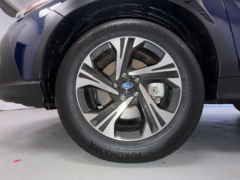 Used 2025 Subaru Crosstrek 2.5i Premium AWD/4WD image 14