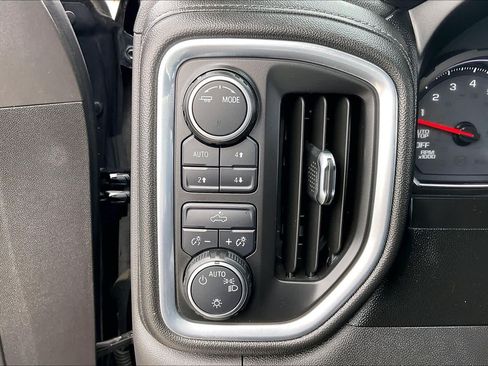 Used 2020 Chevrolet Silverado 1500 LT w/ Texas Edition AWD/4WD image 14
