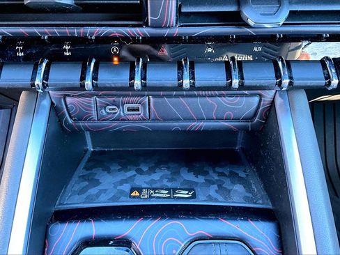 Used 2023 Chevrolet Colorado ZR2 w/ ZR2 Convenience Package III image 17