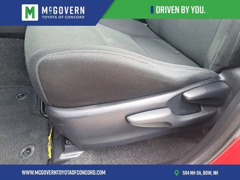 Used 2013 Toyota RAV4 XLE AWD/4WD image 14