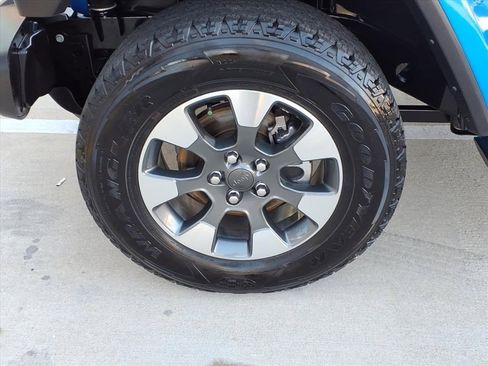 Used 2022 Jeep Wrangler Unlimited Sahara w/ Cold Weather Group image 13