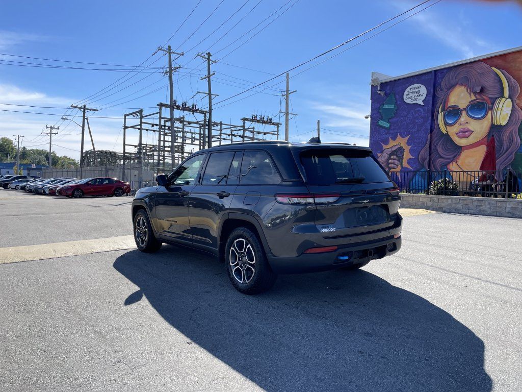 Certified 2024 Jeep Grand Cherokee Trailhawk AWD/4WD image 3