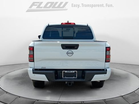 Used 2025 Nissan Frontier SV w/ SV Convenience Package RWD image 6
