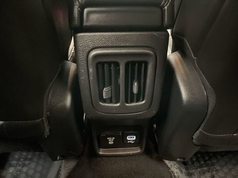Used 2018 Jeep Compass Latitude w/ Popular Equipment Group AWD/4WD image 14