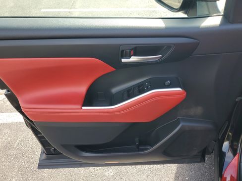 Certified 2022 Toyota Highlander XSE image 20