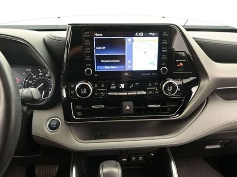 Used 2021 Toyota Highlander Limited FWD image 6