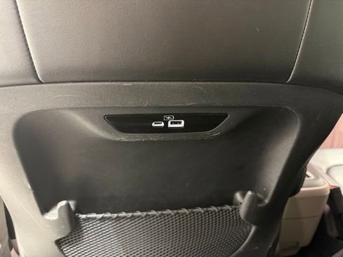 Used 2023 Chrysler Pacifica Touring-L image 26