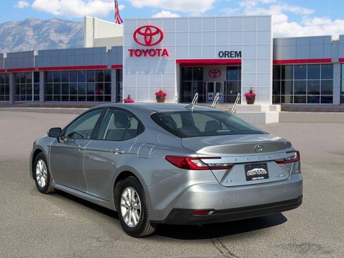 Used 2026 Toyota Camry Hybrid FWD image 5