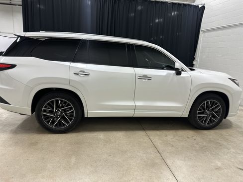 Used 2024 Lexus TX 350 AWD w/ Technology Package image 11