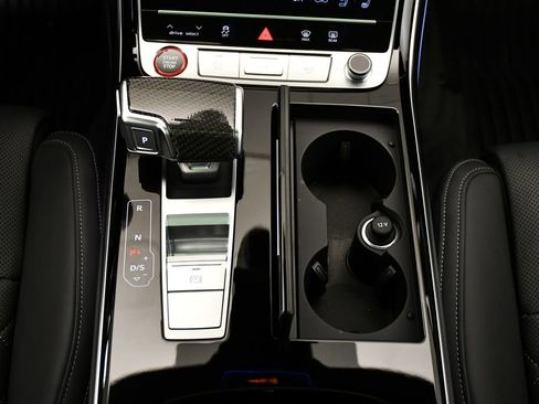 Used 2025 Audi S8 image 28