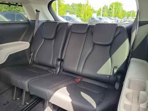 Certified 2024 Kia Carnival EX FWD image 10
