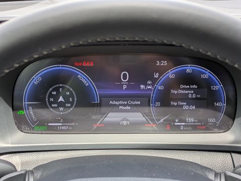 Used 2025 Toyota Crown Signia AWD/4WD image 27