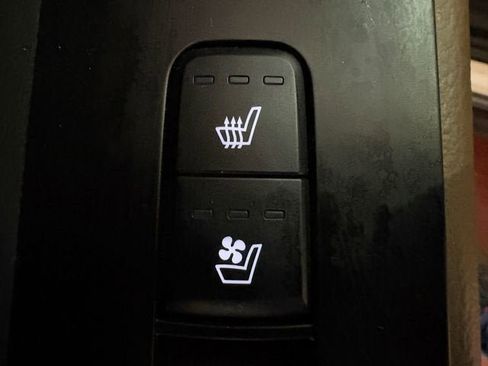 Used 2022 Kia Telluride SX w/ SX Prestige Package image 14