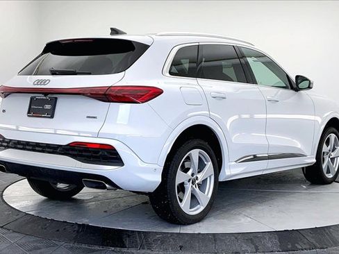 Certified 2025 Audi Q5 2.0T Premium Plus w/ Premium Plus image 13