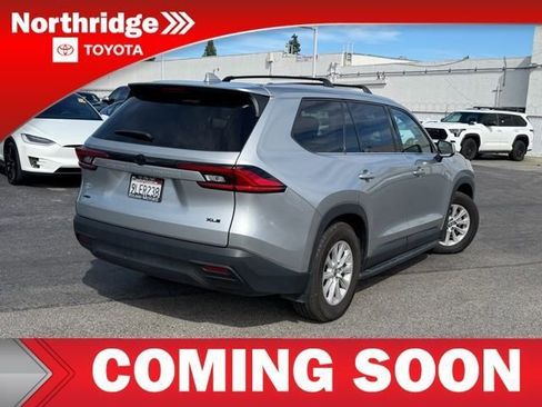 Used 2024 Toyota Grand Highlander XLE image 4