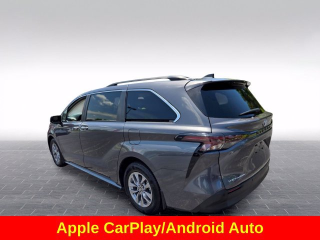 Used 2025 Toyota Sienna XLE FWD image 6