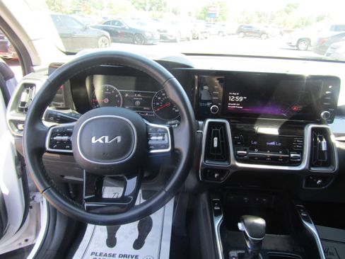 Used 2023 Kia Sorento S w/ Panoramic Sunroof Package image 22