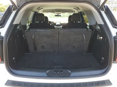 Used 2023 Ford Explorer XLT w/ Equipment Group 202A AWD/4WD image 8