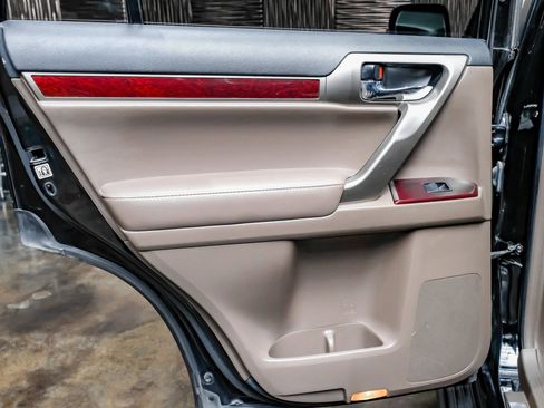 Used 2016 Lexus GX 460 w/ Premium Package AWD/4WD image 48