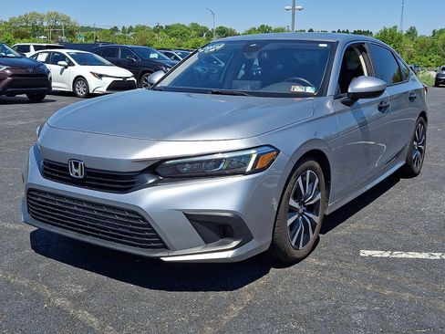 Used 2023 Honda Civic EX image 3