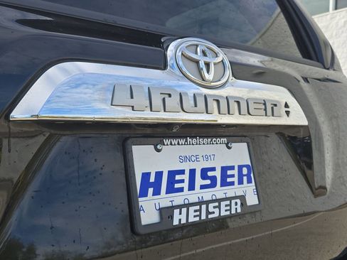 Used 2015 Toyota 4Runner Limited image 33