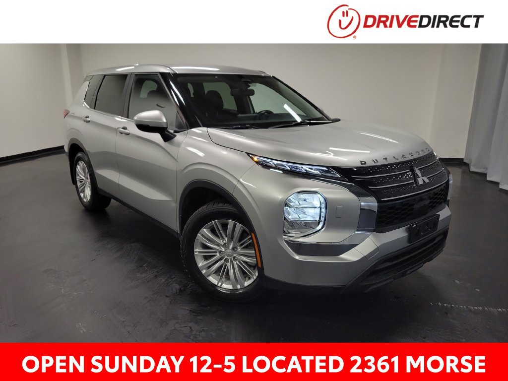 Used 2023 Mitsubishi Outlander ES AWD/4WD image 1