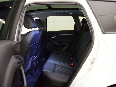 Certified 2025 Audi Q6 e-tron Premium w/ Convenience Package image 11