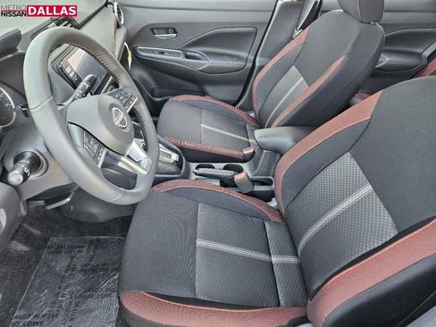 New 2025 Nissan Versa SR w/ Trunk Package image 10