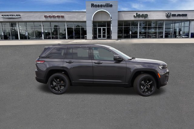 New 2026 Jeep Grand Cherokee Limited w/ Limited Altitude Package AWD/4WD image 2