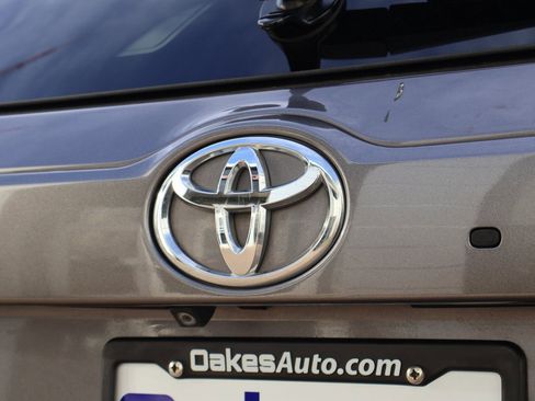 Used 2015 Toyota Highlander XLE image 19