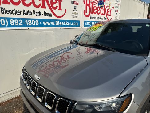 Used 2023 Jeep Compass Sport AWD/4WD image 9