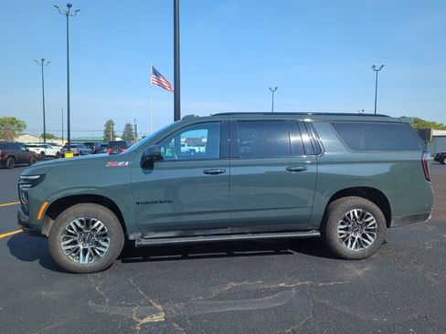 Used 2026 Chevrolet Suburban Z71 w/ Comfort Package AWD/4WD image 3