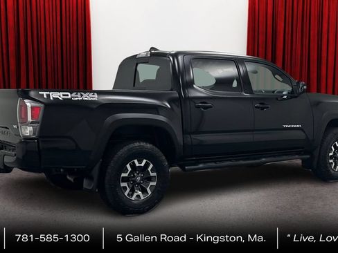 Certified 2020 Toyota Tacoma TRD Off-Road w/ Technology Package AWD/4WD image 5